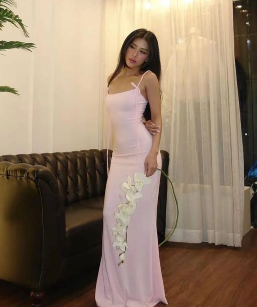 Classy Ravishing Women Dresses - Image 1