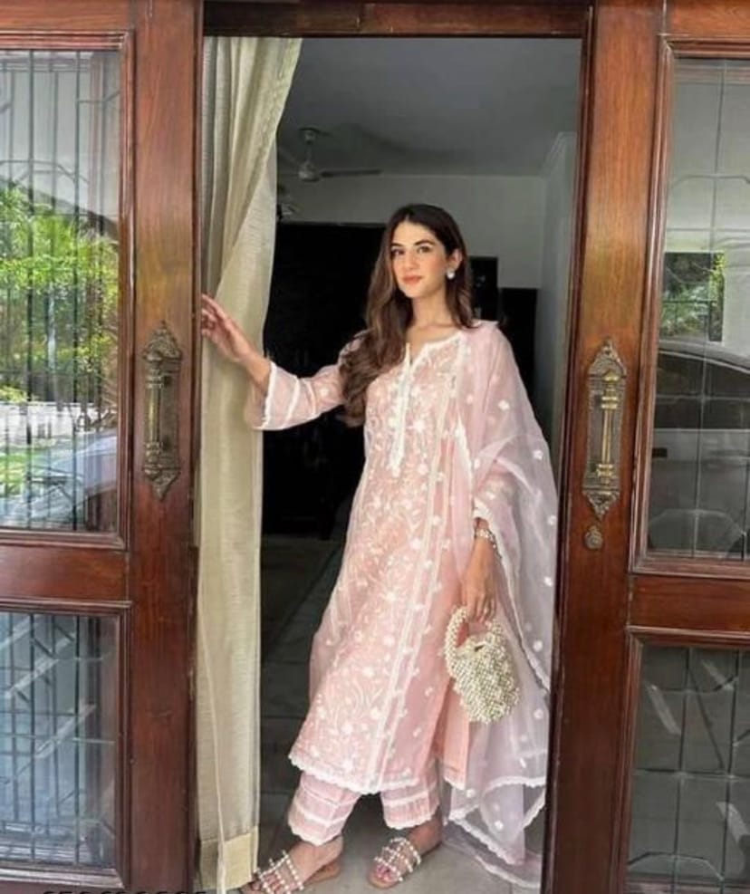 Pink embroidered kurti with dupatta - Image 1