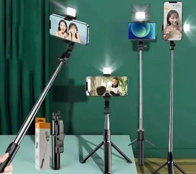 Multifunctional blutooth selfie stick with remote and flash light - Image 1